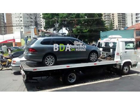 Reboque de Carro na Rua Vieira de Moraes
