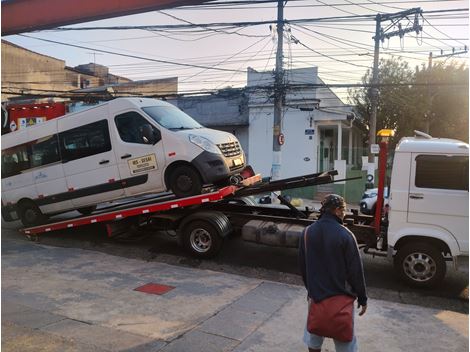 Guincho de utilitários no Morumbi 